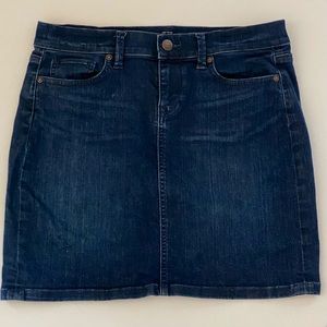 Ann Taylor Loft dark denim size 4 skirt.